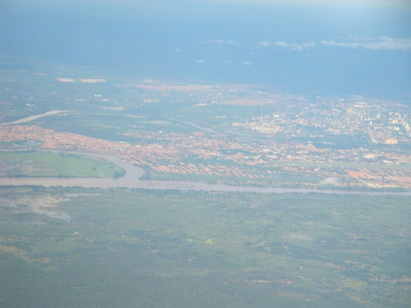 Babi sobrevoa a divisa Maranhã-Piauí, na junção dos rios Poty e Parnaiba (que separa os dois estados), Teresina ali no meio, terra à vista